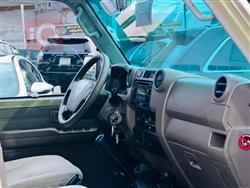 تۆیۆتا لاند کرۆزەر ٧٠ پیکاپ